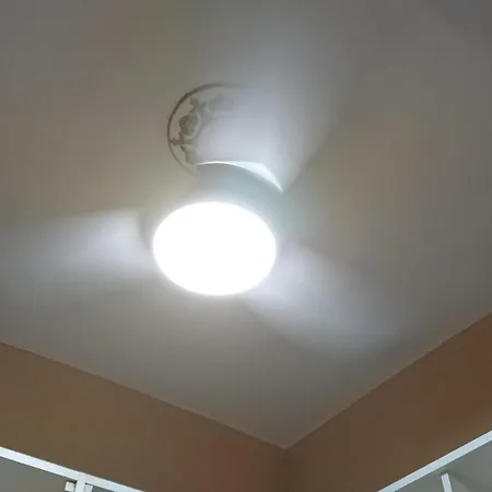 罗姆普罗莫普拉斯公寓 *