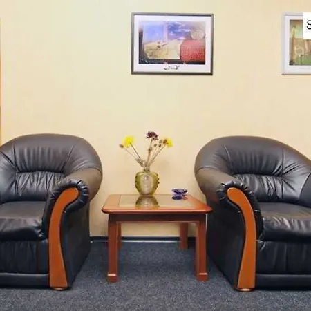 罗姆普罗莫普拉斯公寓 *